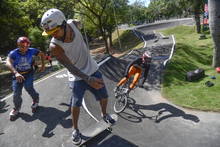 Pista de pump track é inaugurada na Jaqueira